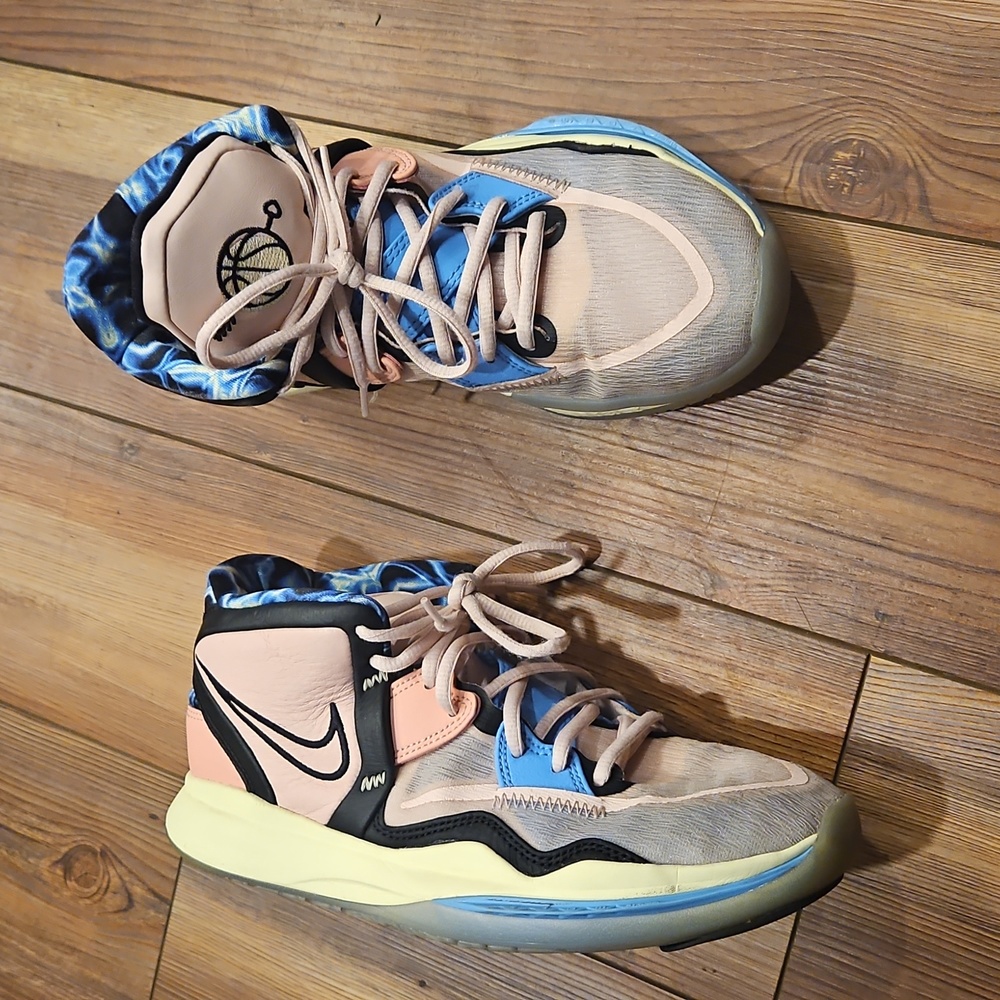 Nike Kyrie Irving Infinity Valentine's Day Mid Top Basketball Sneaker‎